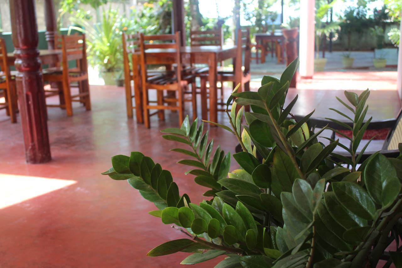 Julie Guest House Tangalle Exterior photo