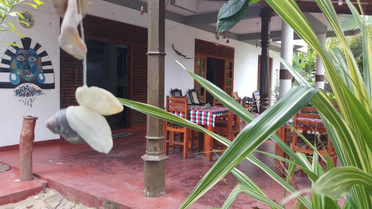 Julie Guest House Tangalle Exterior photo